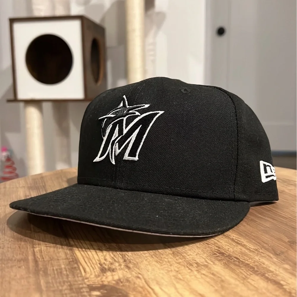 Miami Marlins Fitted hat 7 3/8 - Picture 1 of 3